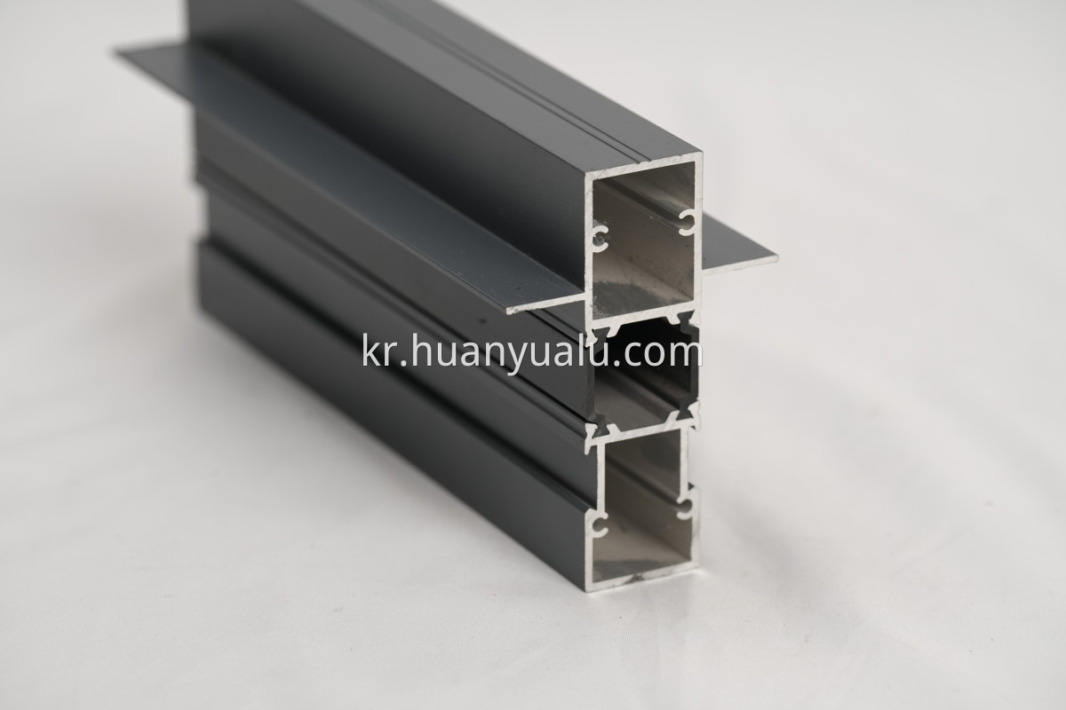 Thermal insulation profiles